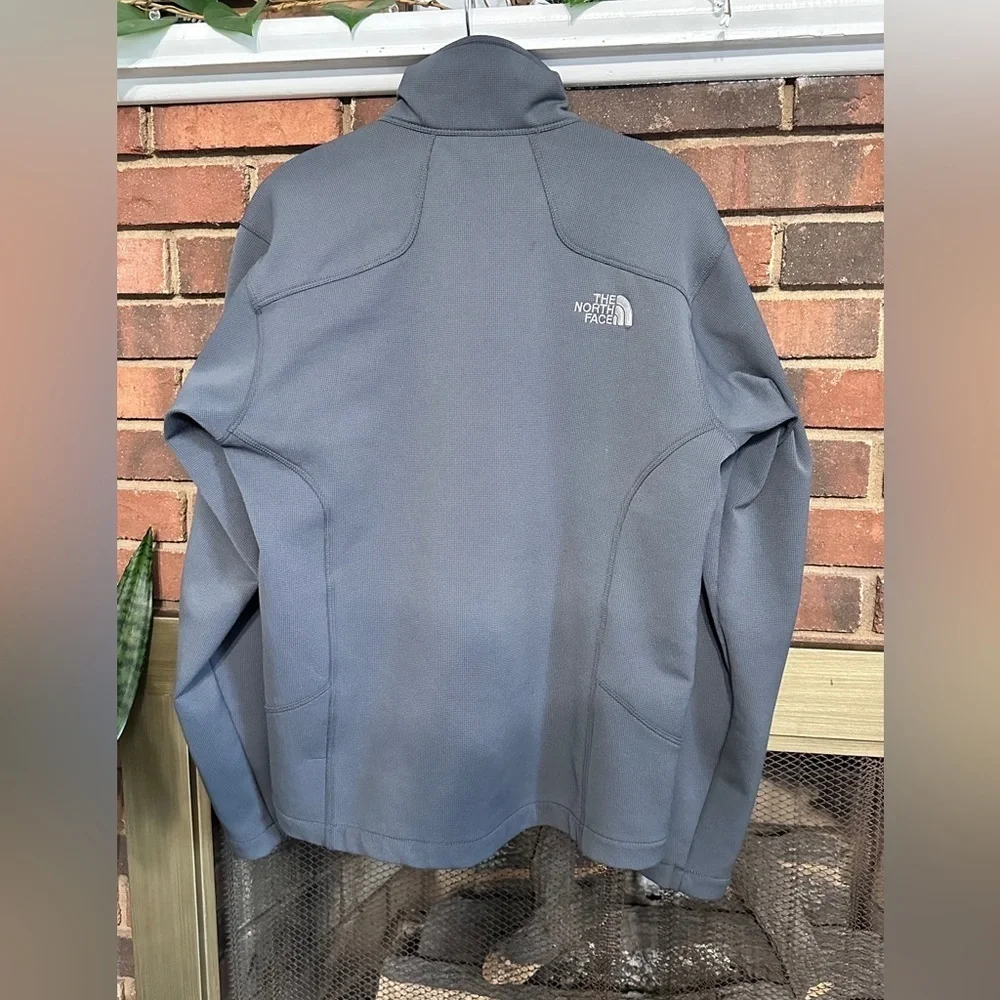 #2) Men’s The North Face Men's  Jacket size Medium
